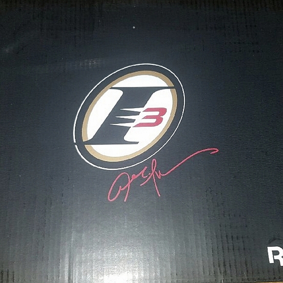 Teyana Taylor x Allen Iverson Women's 8.5 Ltd Edition Question Mid (Red/Ice) - Picture 3 of 4